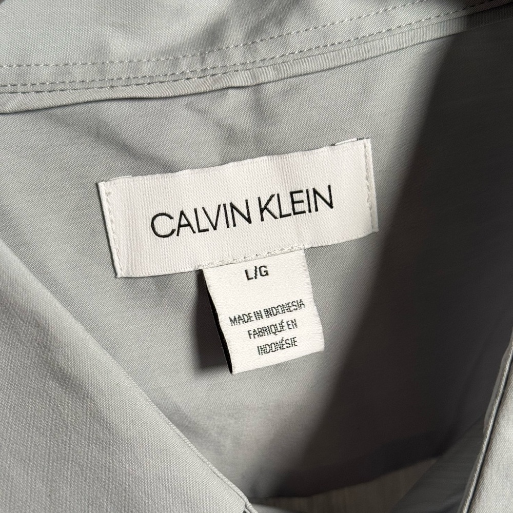 NWT Calvin Klein Men Soft Gray Button Down | Large - Picture 3 of 5